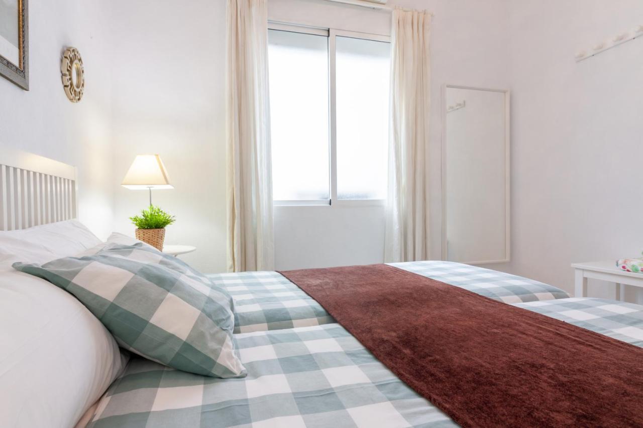 Sea & Wave Soho Family Apartment Малага Екстериор снимка