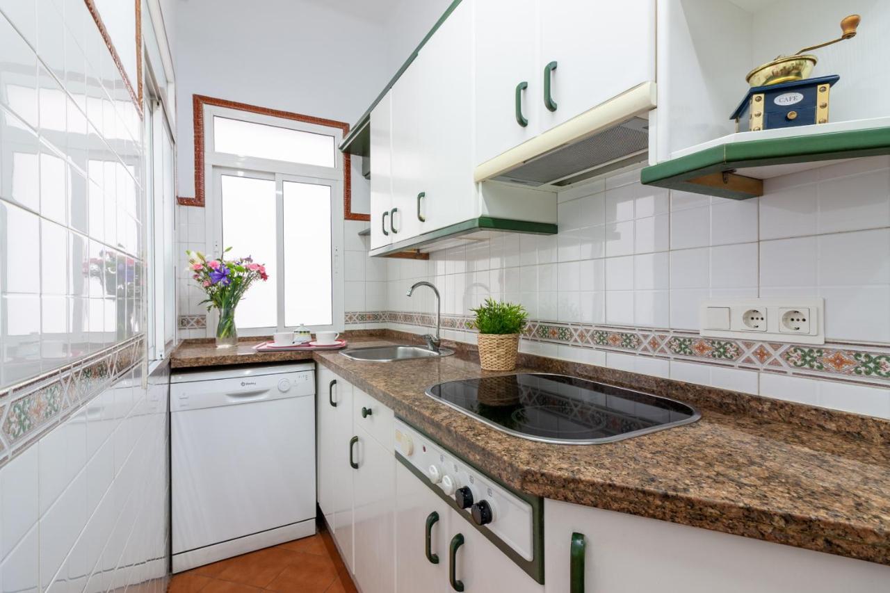 Sea & Wave Soho Family Apartment Малага Екстериор снимка