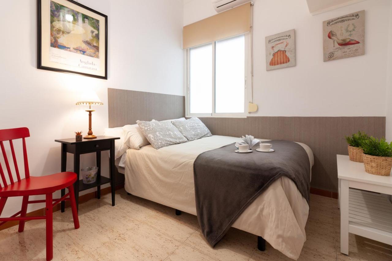 Sea & Wave Soho Family Apartment Малага Екстериор снимка